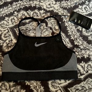 brand new nike bra NEVER WORN